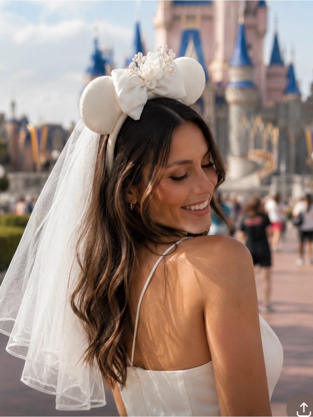 Disney Parks Bride Minnie Mouse Bridal 
Wedding Ear Headband w/veil & floral bow